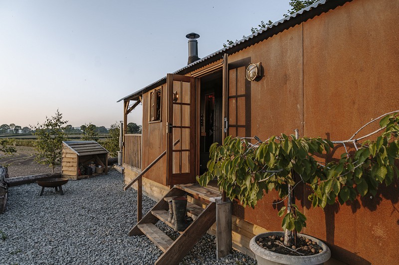 Our beautiful cabin in 250 acers of land - private - hot tub.