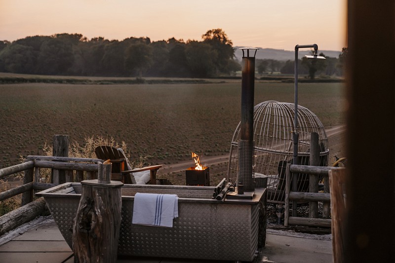 Big sky - outdoor hikki hot tub